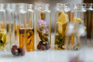 Fiole d'huile parfumée dans un laboratoire